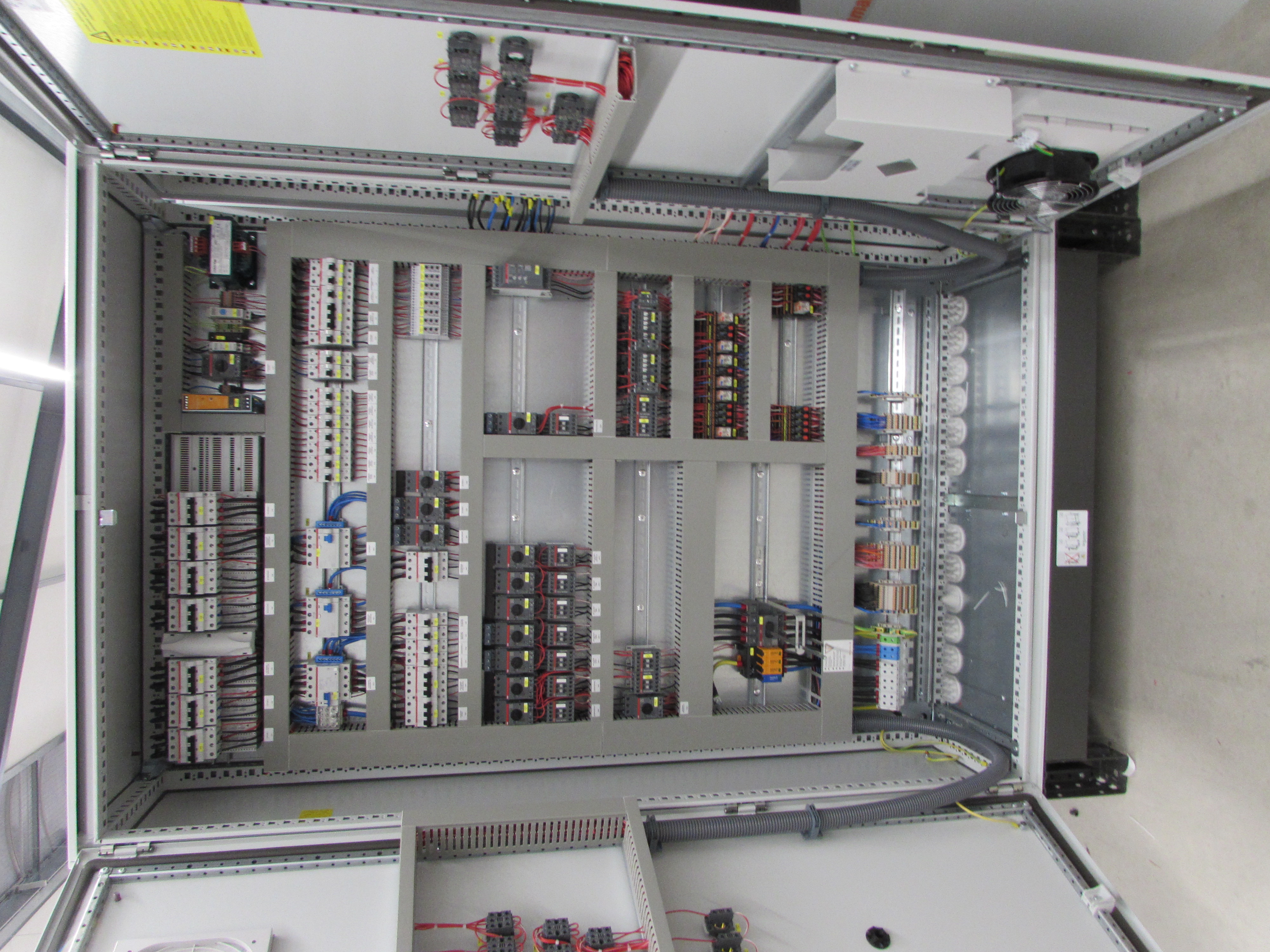 Switch cabinet Nat 24-18 internal Viper